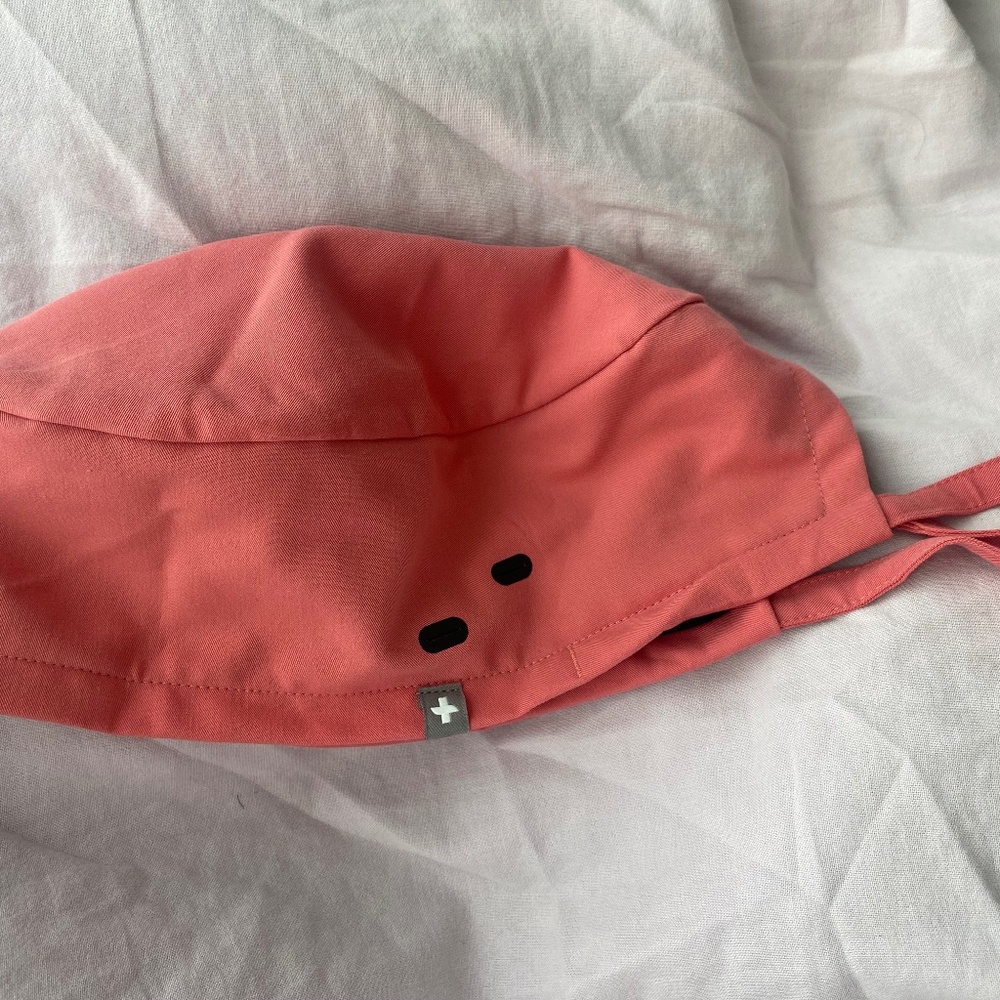 Figs Modern Classic Scrub Cap with Buttonholes Auburn